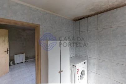 Moradia T2 para Venda em Areias, Sequeirô, Lama e Palmeira