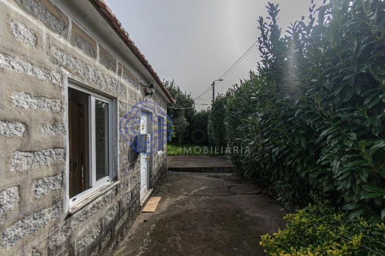 Moradia T2 para Venda em Areias, Sequeirô, Lama e Palmeira Foto 28