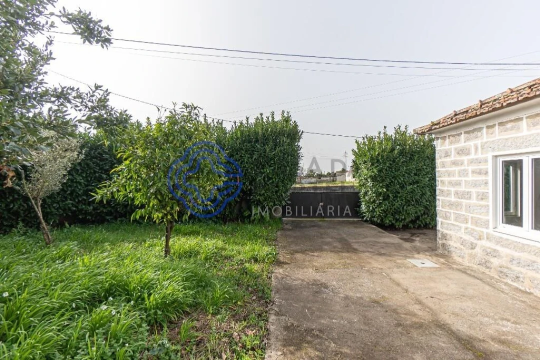 Moradia T2 para Venda em Areias, Sequeirô, Lama e Palmeira Foto 52