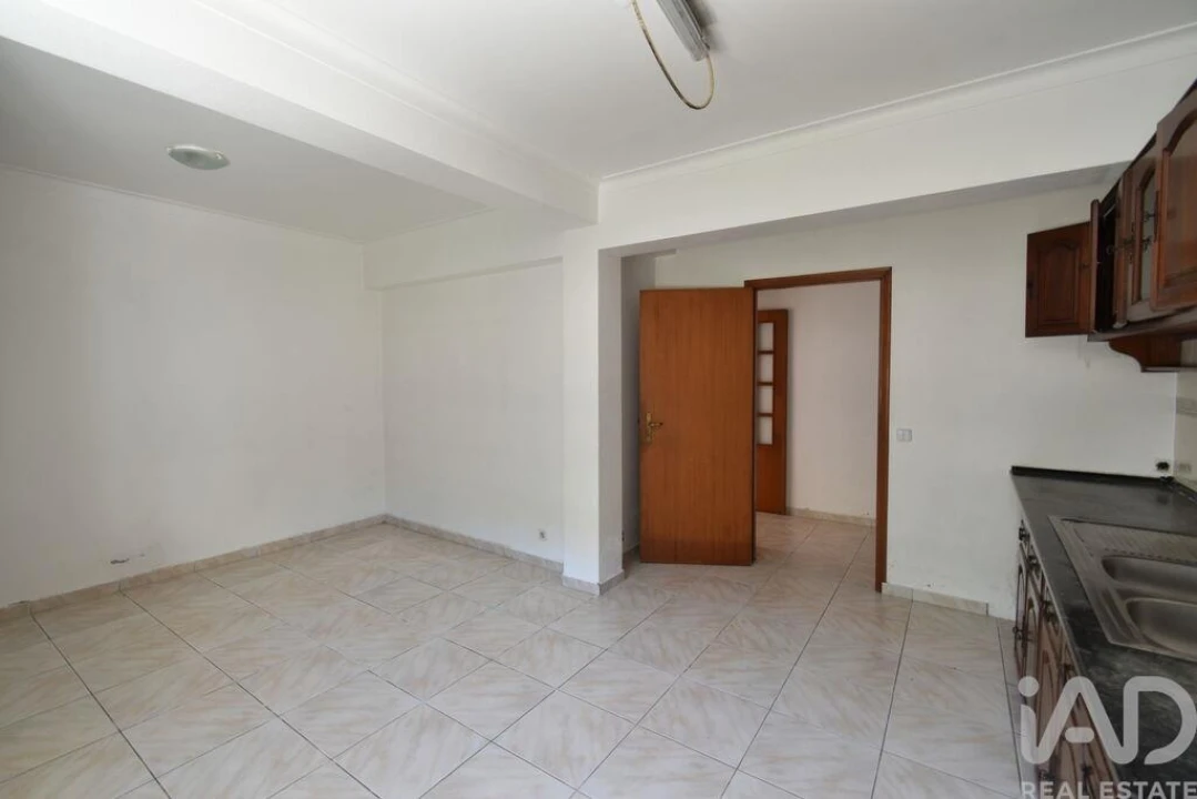 Moradia T7 para Venda em Marrazes e Barosa Foto 9