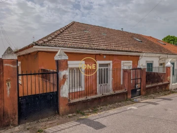 Moradia T3 para Venda em Ramada e Caneças