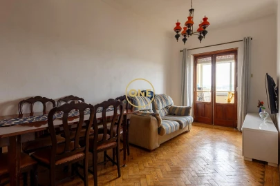 Apartamento T2 para Venda em Loures