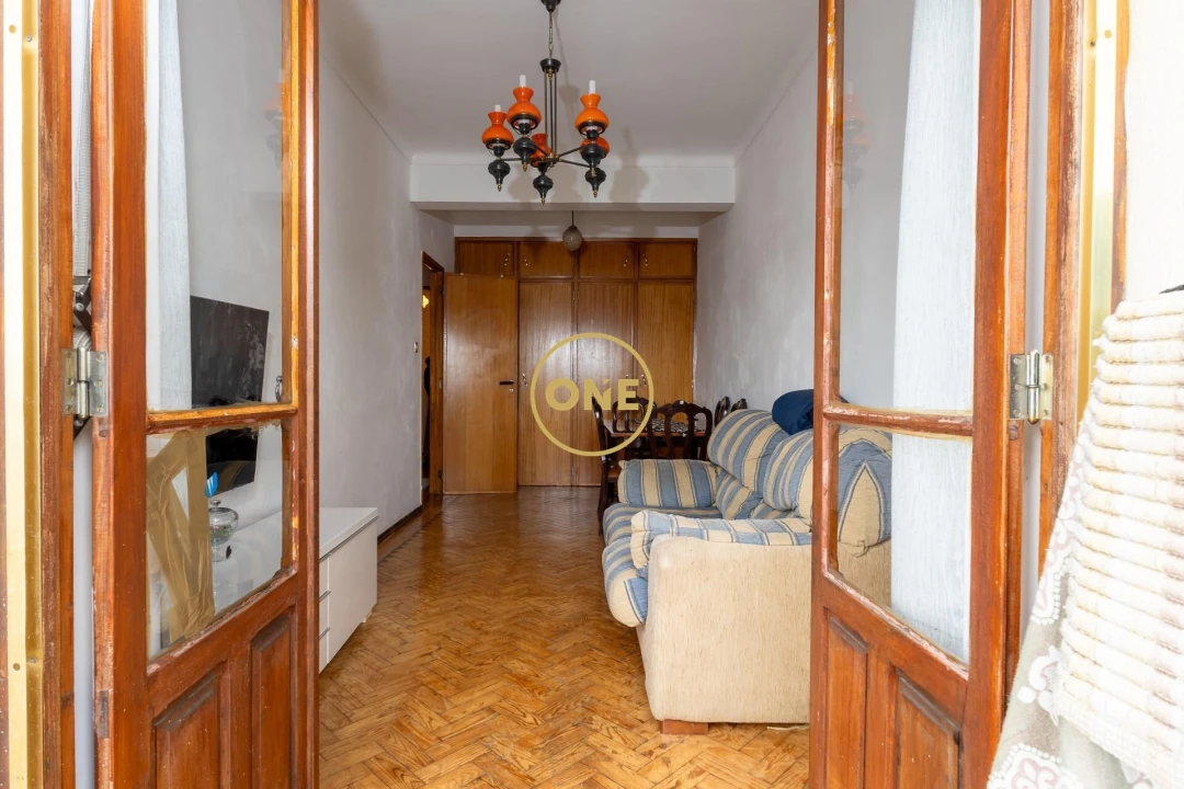 Apartamento T2 para Venda em Loures Foto 3