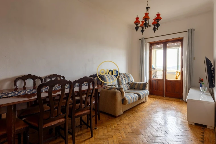 Apartamento T2 para Venda em Loures