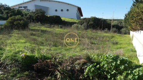 Terreno para Venda em Albufeira e Olhos de Água
