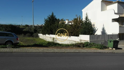 Terreno para Venda em Albufeira e Olhos de Água
