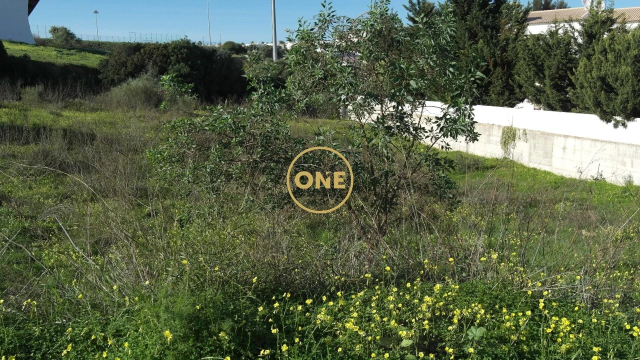 Terreno para Venda em Albufeira e Olhos de Água Foto 3