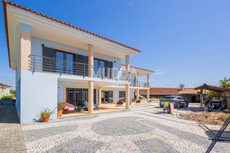 Moradia T4 para Venda em Valega Foto 18