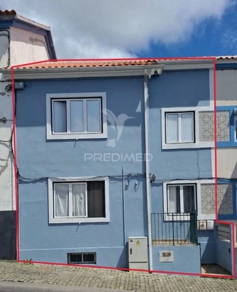 Moradia T6 para Venda em Angra (Nossa Senhora da Conceição)