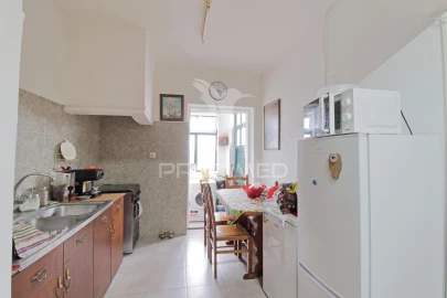 Moradia T6 para Venda em Angra (Nossa Senhora da Conceição)