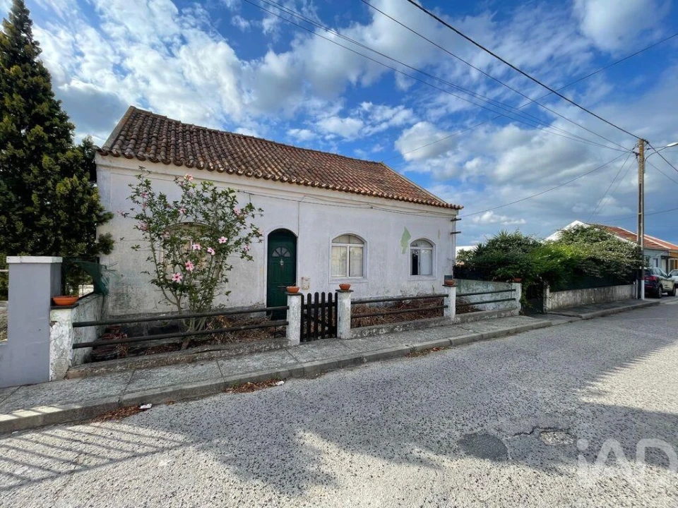 Moradia T3 para Venda em Fazendas de Almeirim Foto 1