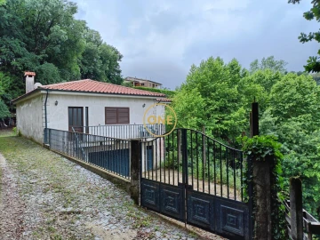 Moradia T2 para Venda em Moimenta