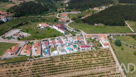 Moradia T3 para Venda em Cadaval e Pêro Moniz