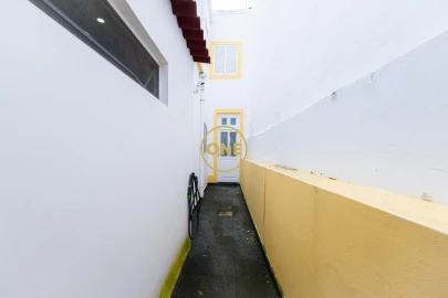 Moradia T2 para Venda em Ponta Delgada (São Sebastião)