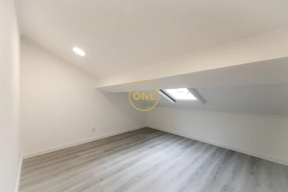 Moradia T2 para Venda em Ponta Delgada (São Sebastião)