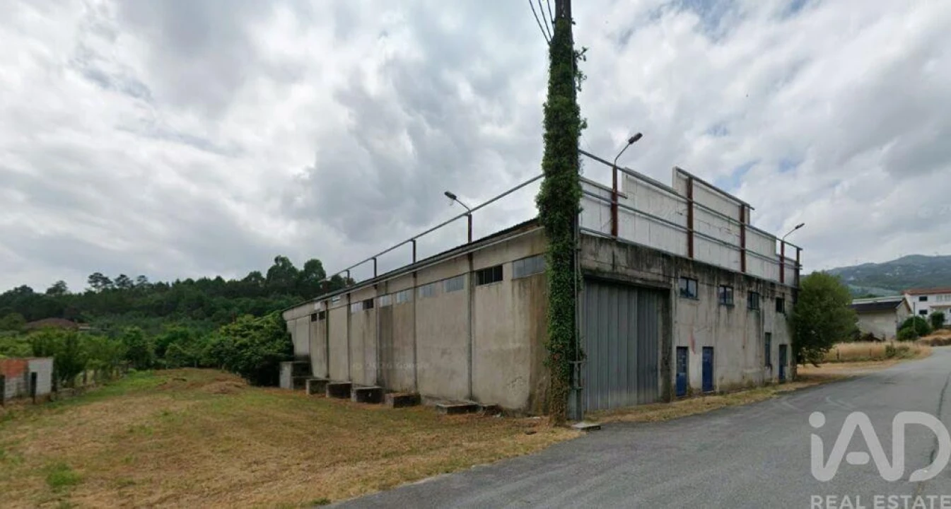 Armazém para Venda em Campo de Besteiros Foto 4