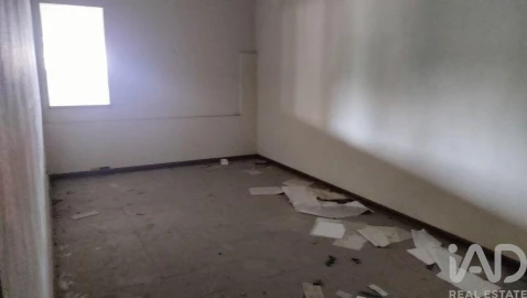 Armazém para Venda em Campo de Besteiros