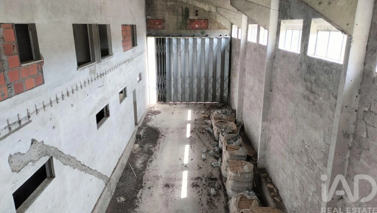 Armazém para Venda em Campo de Besteiros Foto 16