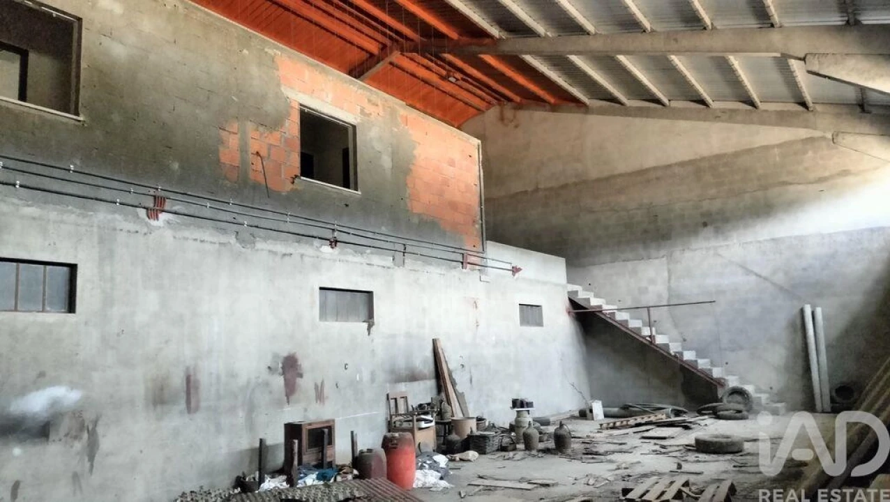 Armazém para Venda em Campo de Besteiros Foto 23