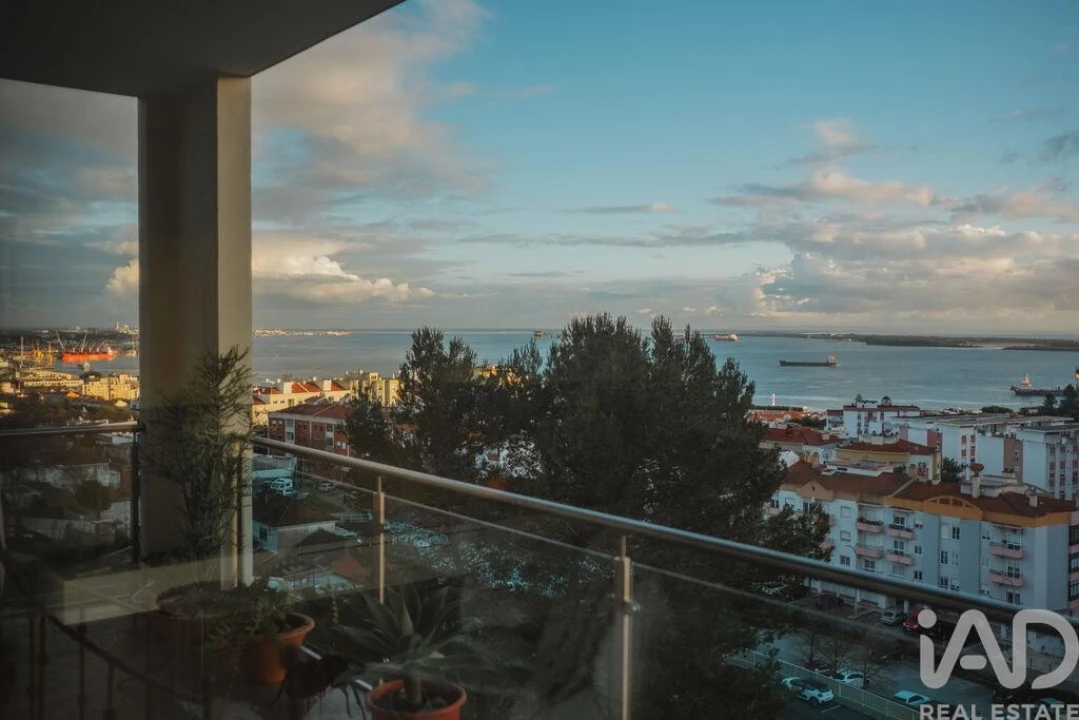 Apartamento T2 para Venda em União das Freguesias de Setúbal Foto 3