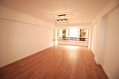 Apartamento T3 para Venda em São Domingos de Benfica