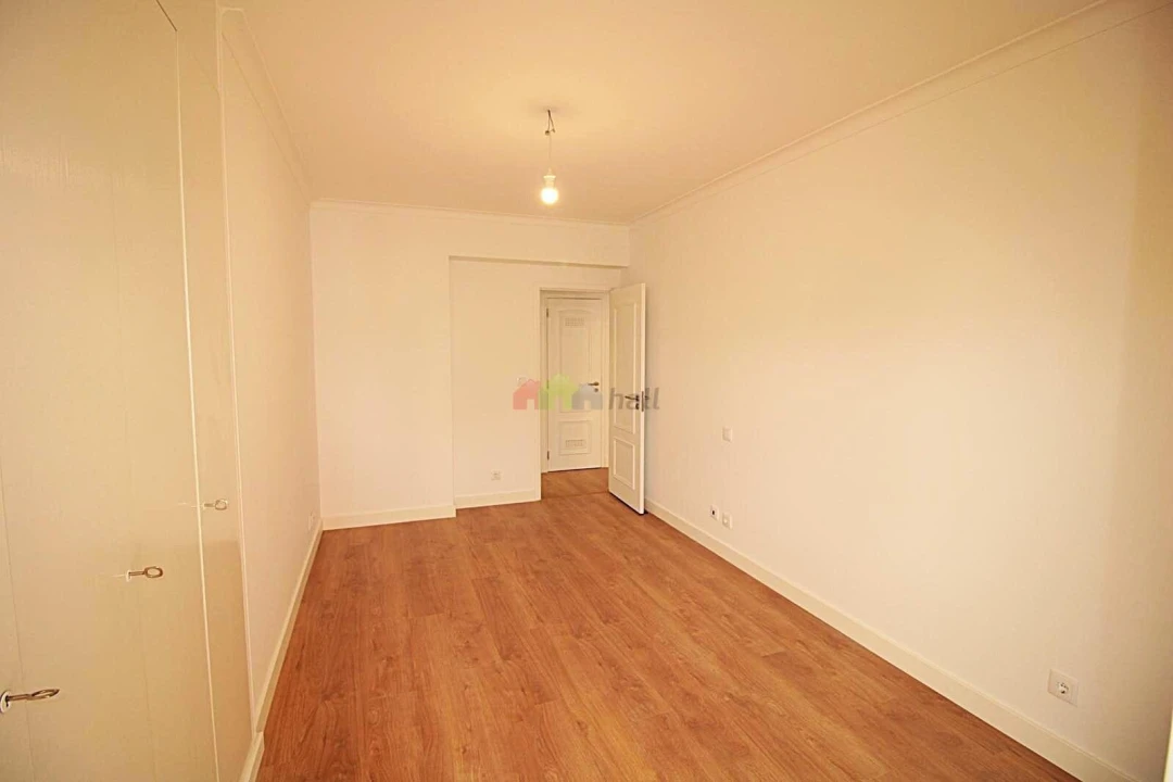 Apartamento T3 para Venda em São Domingos de Benfica Foto 15