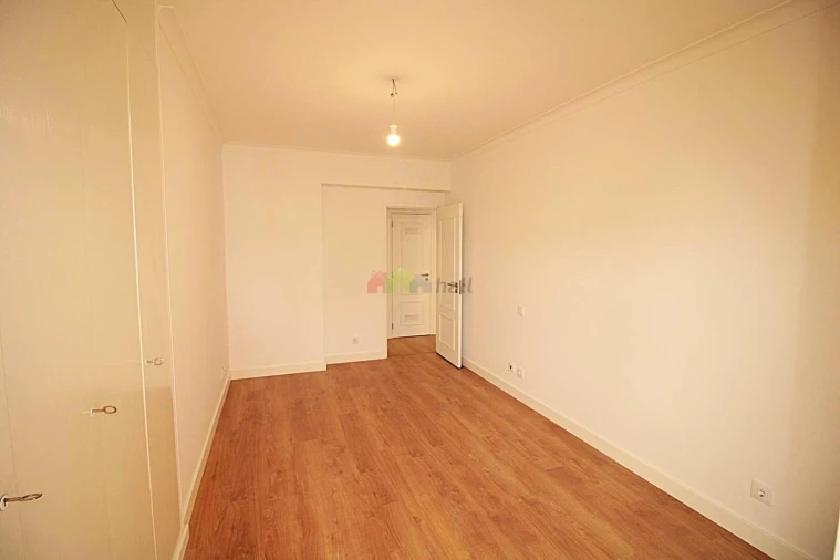 Apartamento T3 para Venda em São Domingos de Benfica Foto 15
