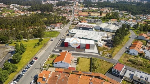 Armazém para Arrendamento em São João de Ver