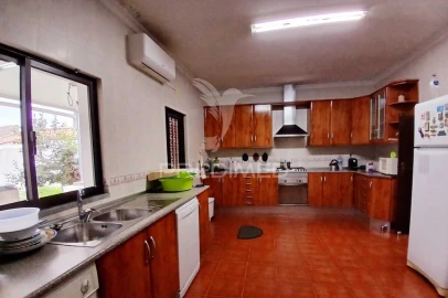 Moradia T4 para Venda em Baleizão