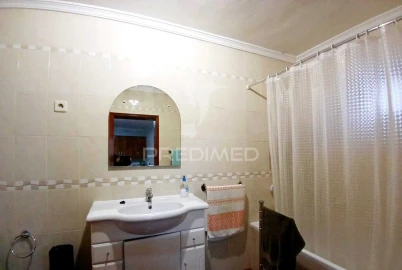 Moradia T4 para Venda em Baleizão