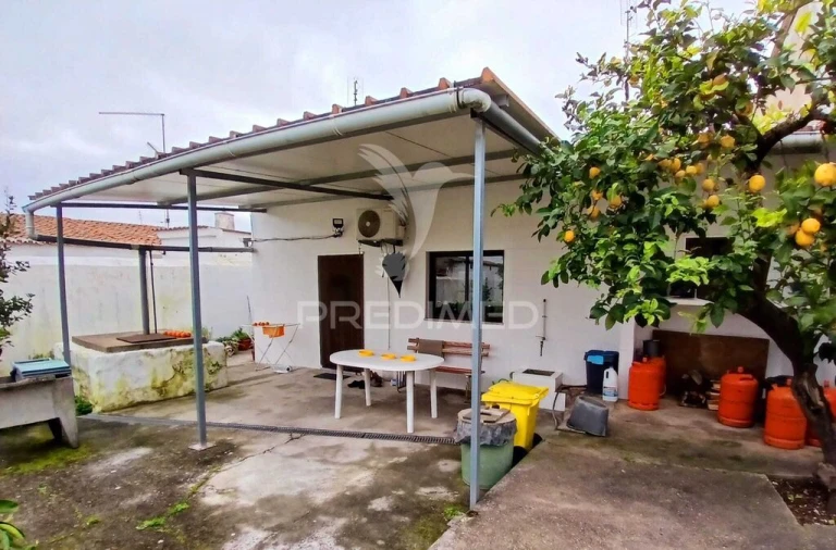 Moradia T4 para Venda em Baleizão Foto 3