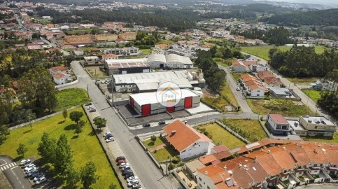 Armazém para Arrendamento em São João de Ver
