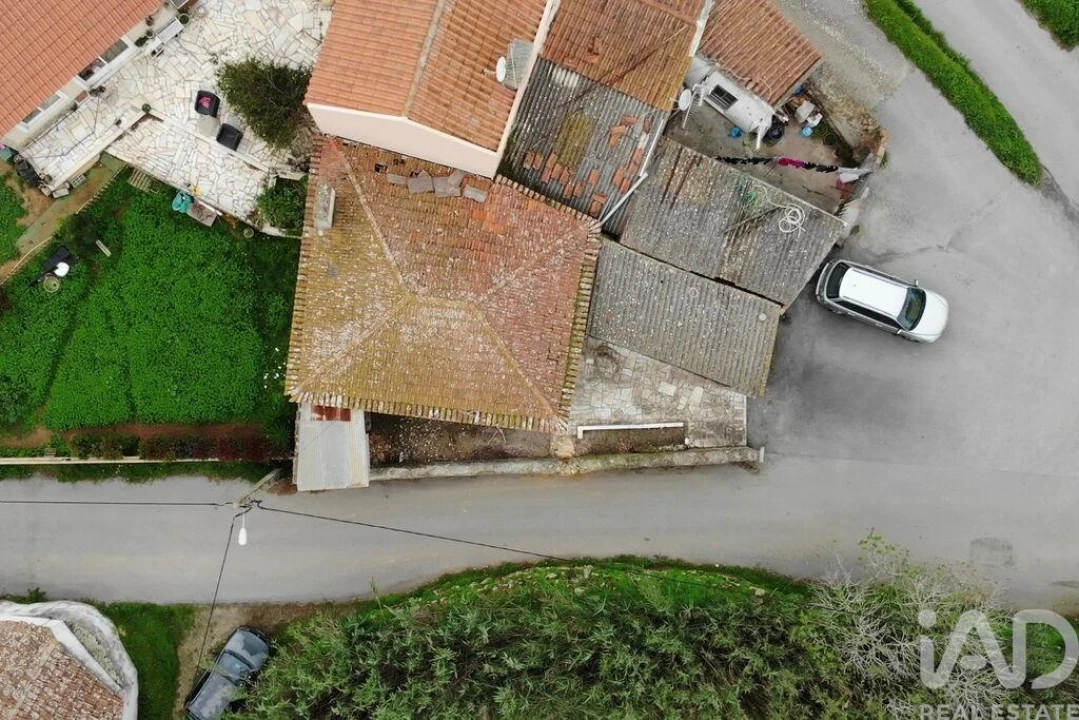 Moradia T1 para Venda em Santo Isidoro Foto 3
