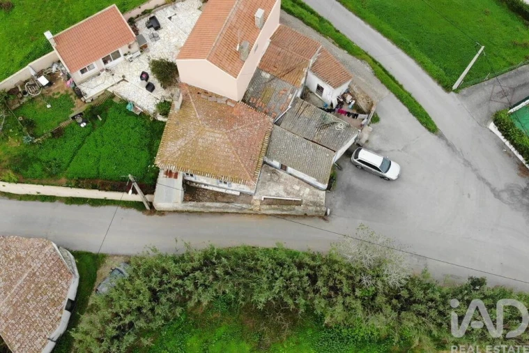 Moradia T1 para Venda em Santo Isidoro Foto 11
