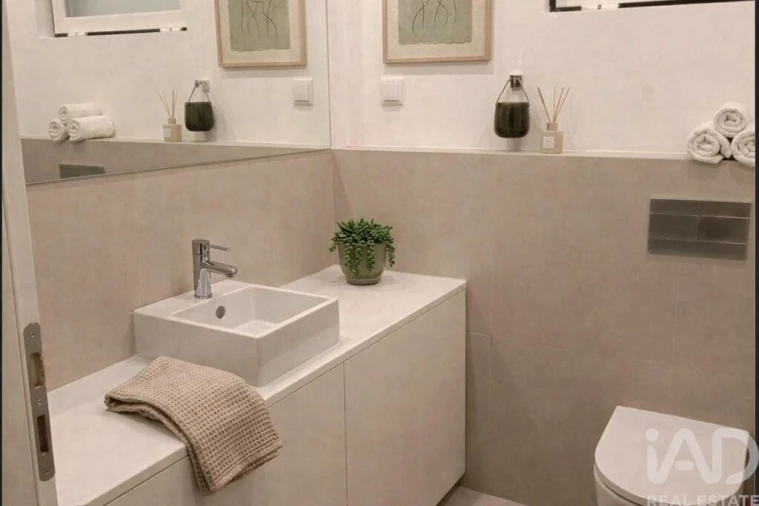 Apartamento T1 para Venda em Ajuda Foto 8
