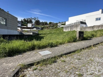 Terreno para Venda em Gamil e Midões