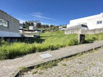Terreno para Venda em Gamil e Midões