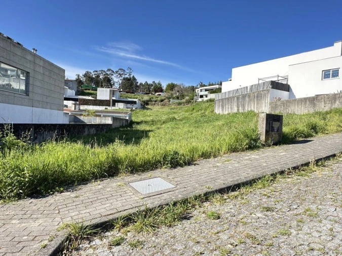 Terreno para Venda em Gamil e Midões Foto 2