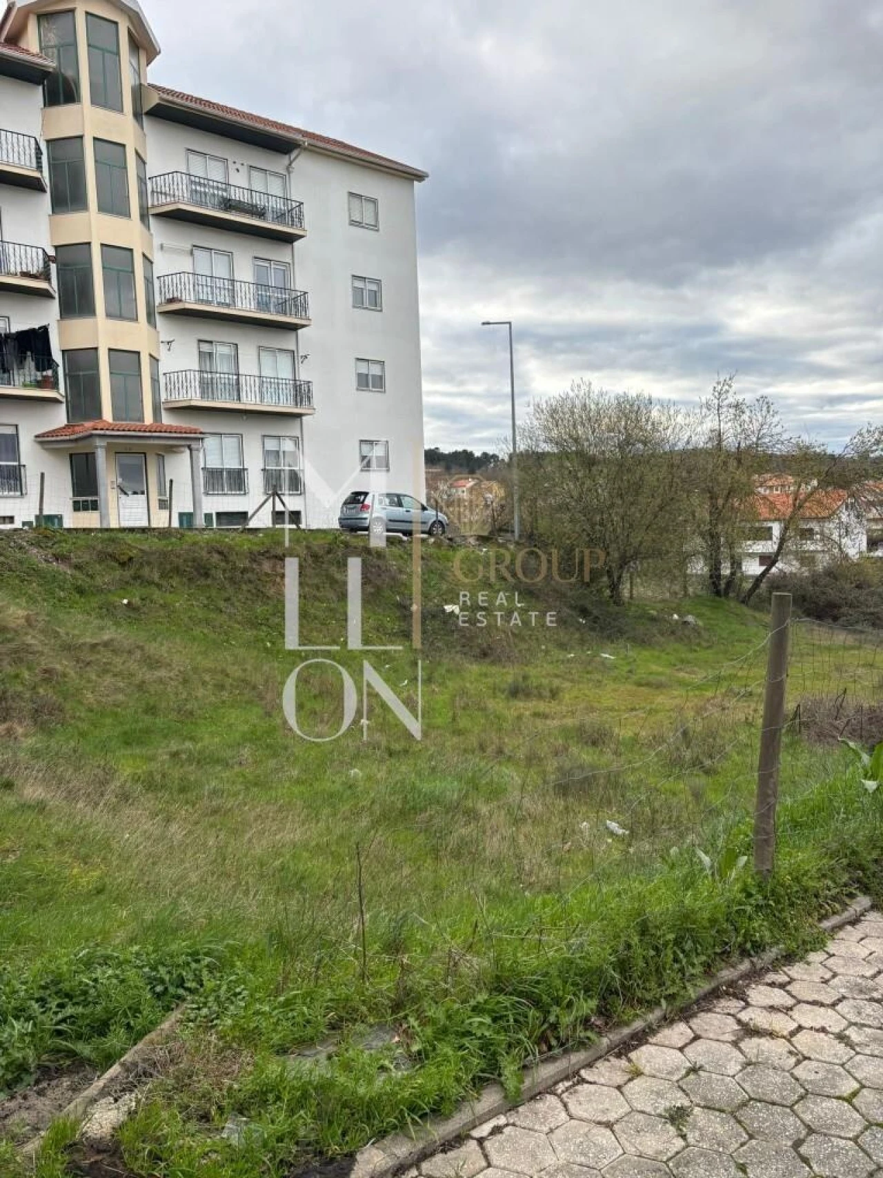 Terreno para Venda em Avelãs de Ambom e Rocamondo Foto 1