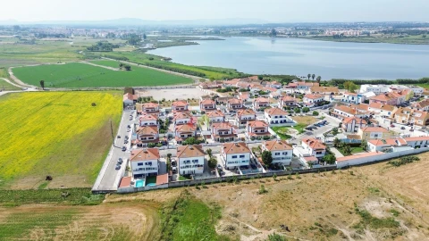 Moradia T3 para Venda em Gaio-Rosário e Sarilhos Pequenos