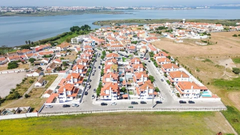 Moradia T3 para Venda em Gaio-Rosário e Sarilhos Pequenos