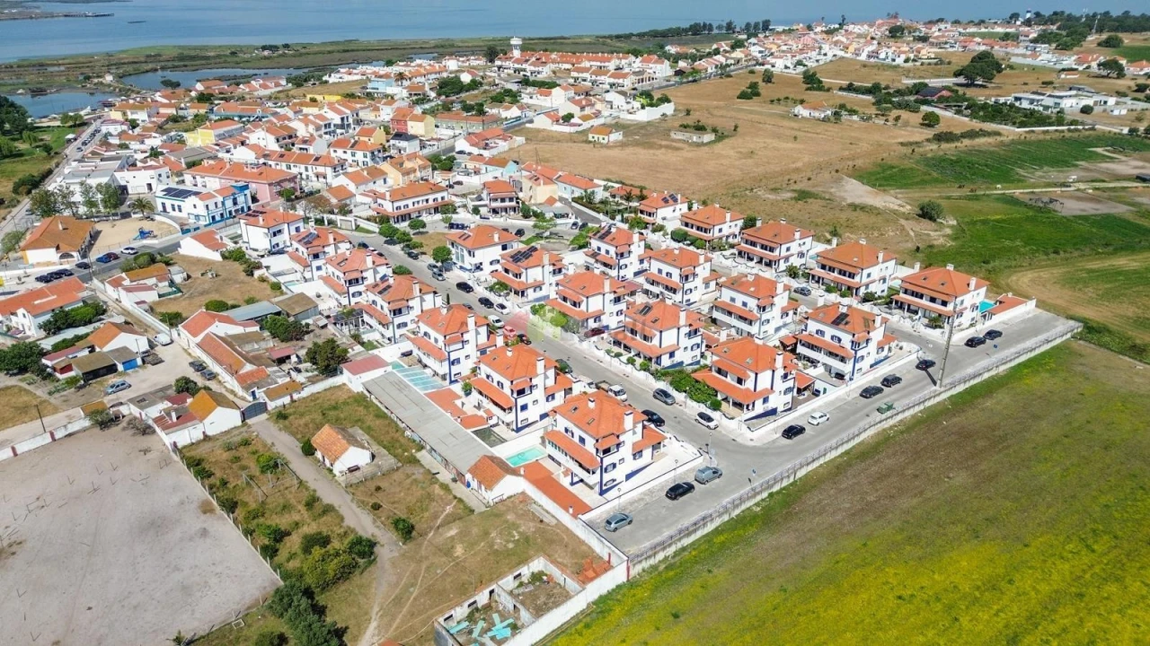 Moradia T3 para Venda em Gaio-Rosário e Sarilhos Pequenos Foto 66