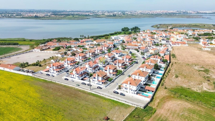 Moradia T3 para Venda em Gaio-Rosário e Sarilhos Pequenos Foto 56