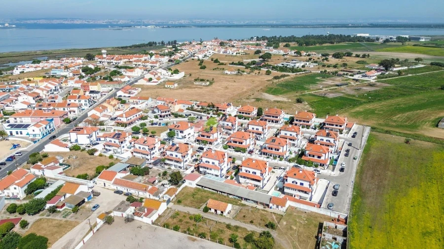 Moradia T3 para Venda em Gaio-Rosário e Sarilhos Pequenos Foto 65