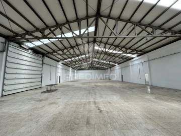 Armazém para Venda em Rio de Moinhos