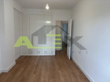 Apartamento T3 para Venda em São Domingos de Benfica