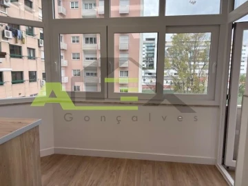 Apartamento T3 para Venda em São Domingos de Benfica