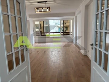 Apartamento T3 para Venda em São Domingos de Benfica