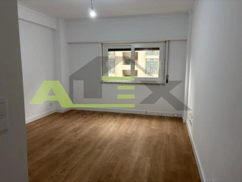 Apartamento T3 para Venda em São Domingos de Benfica Foto 25
