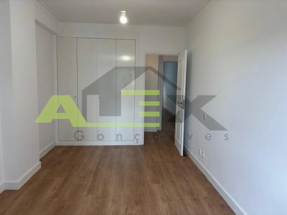 Apartamento T3 para Venda em São Domingos de Benfica Foto 21